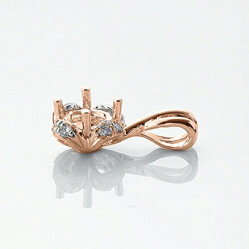 ペンダントトップ 18金 ピンクゴールド 天然石 花モチーフの取り巻きペンダント 主石の直径約4.4mm 四本爪留めの画像