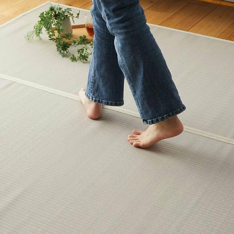 グラムスタイル カーペット い草風 3畳 3帖 174×261cm PP 畳の上に敷く