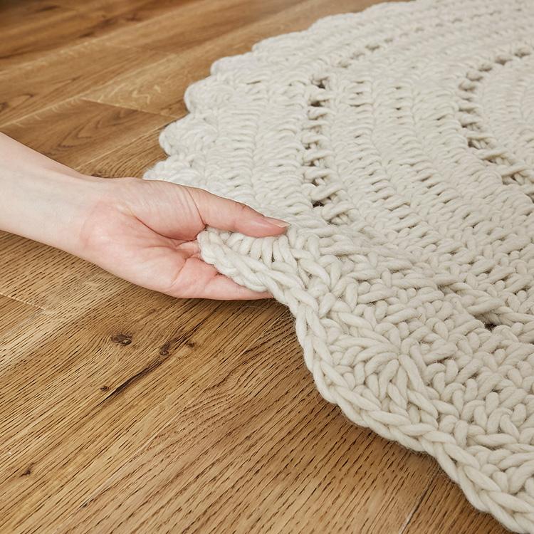 ラグ ニットラグ ラグマット 円形 85cm 玄関マット おしゃれ 北欧 手編み ウール 円型 小さめ 一人暮らし アイボリー かわいい ドイリー / ダリア