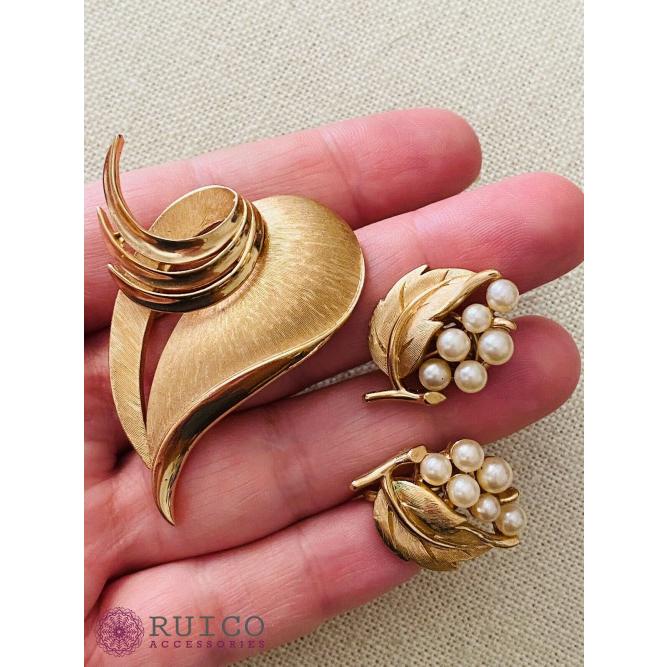 TRIFARI トリファリ イヤリング ピアス ゴールド アンティーク TRIFARI トリファリ イヤリング ピアス ビンテージ