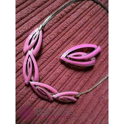 TRIFARI トリファリ ネックレス エナメル アンティーク TRIFARI トリファリ ネックレス ビンテージ