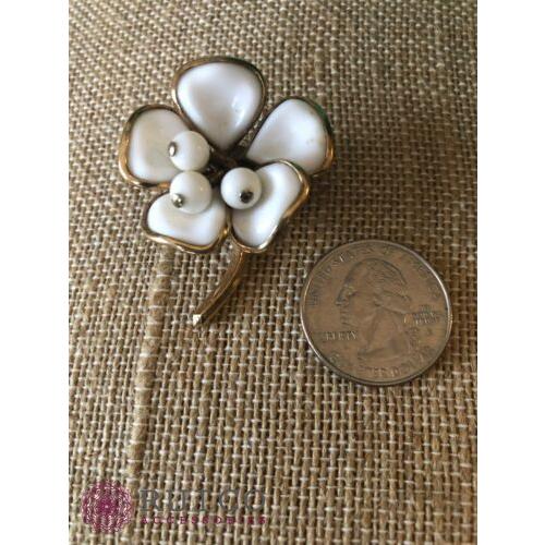 TRIFARI トリファリ ブローチ ホワイト 白 アンティーク