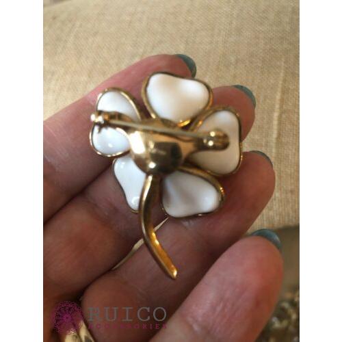 TRIFARI トリファリ ブローチ ホワイト 白 アンティーク TRIFARI トリファリ ブローチ ビンテージ