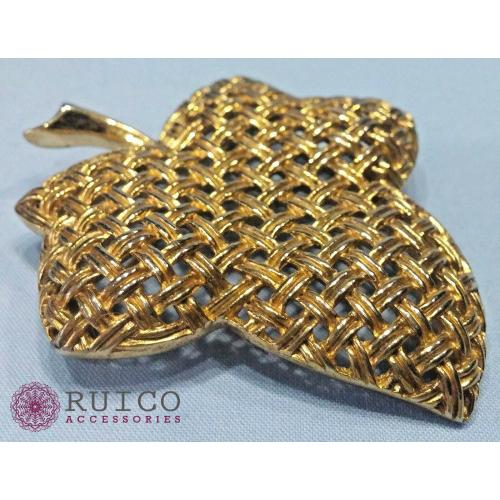 TRIFARI トリファリ ブローチ リーフ 葉 アンティーク TRIFARI トリファリ ブローチ ビンテージ