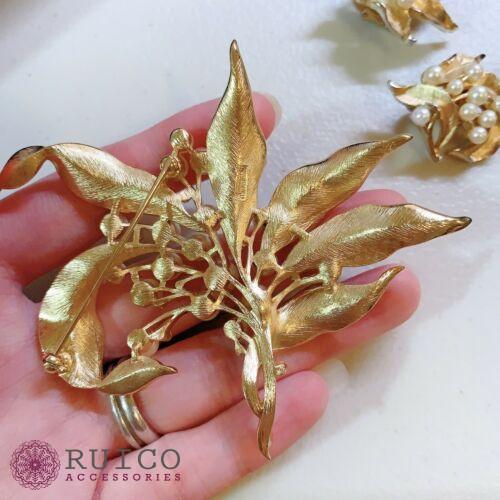 TRIFARI トリファリ ブローチ リーフ 葉 アンティーク TRIFARI トリファリ ブローチ ビンテージ