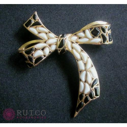 TRIFARI トリファリ ブローチ ホワイト 白 アンティーク