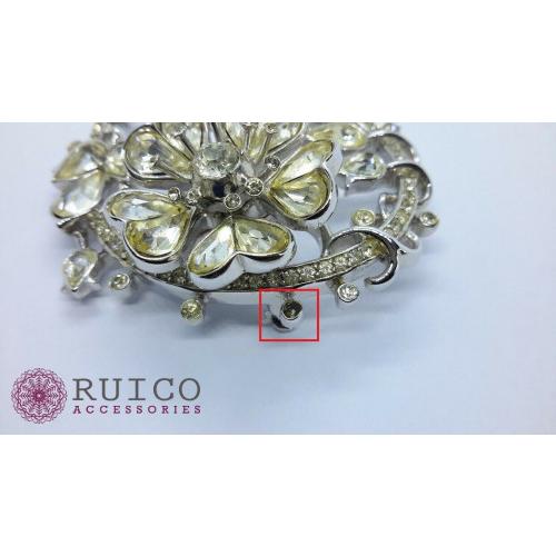 TRIFARI トリファリ ブローチ ラインストーン アンティーク TRIFARI トリファリ ブローチ ビンテージ