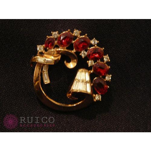 TRIFARI トリファリ ブローチ ホワイト 白 アンティーク