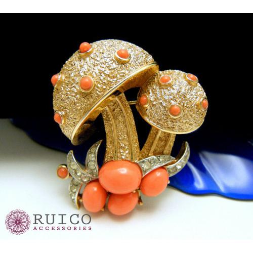 TRIFARI トリファリ ブローチ ホワイト 白 アンティーク