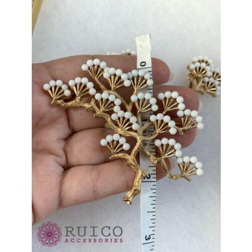 美品 TRIFARI トリファリ ブローチ ホワイト 白 アンティーク 【1025107838】(36975円)