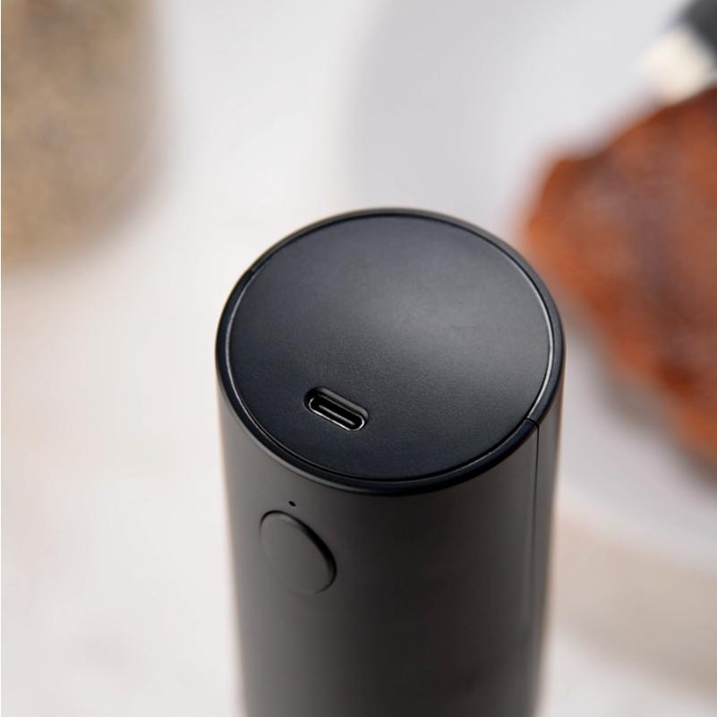 ペッパーミル 電動 2本 充電 小型 電動ミル 大容量 95ml ソルト ペッパー 胡椒 岩塩 海塩 コードレス スパイスミル 収納ベース 水洗い可 リチウム電池 キャンプ | ブランド登録なし | 11