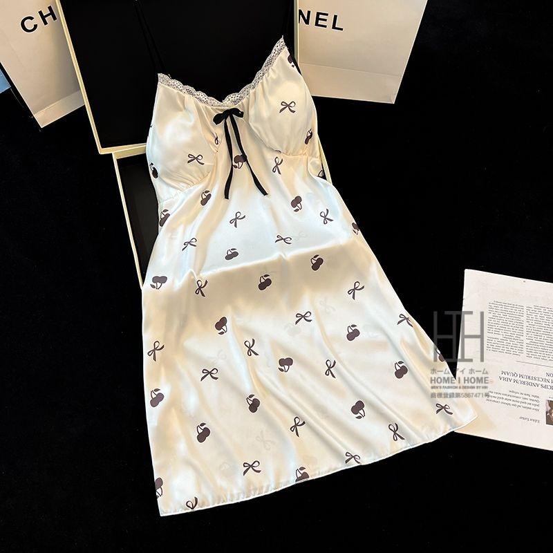 ランジェリー スリップ レディース キャミソール パジャマ サテン風 Vネック レース カップ付き 光沢 ひんやり 部屋着 可愛い セクシー 涼感 ルームウェア | ホームアイホーム | 12