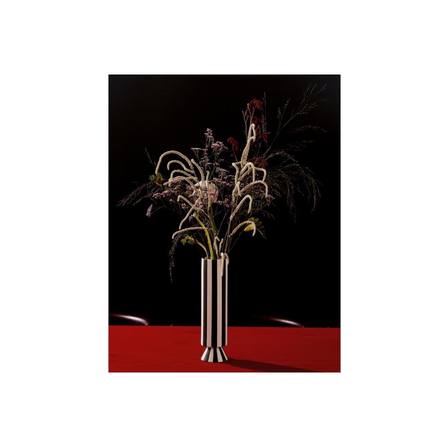 OYOY Living Design モノトーンカラーストライプデザインのフラワー