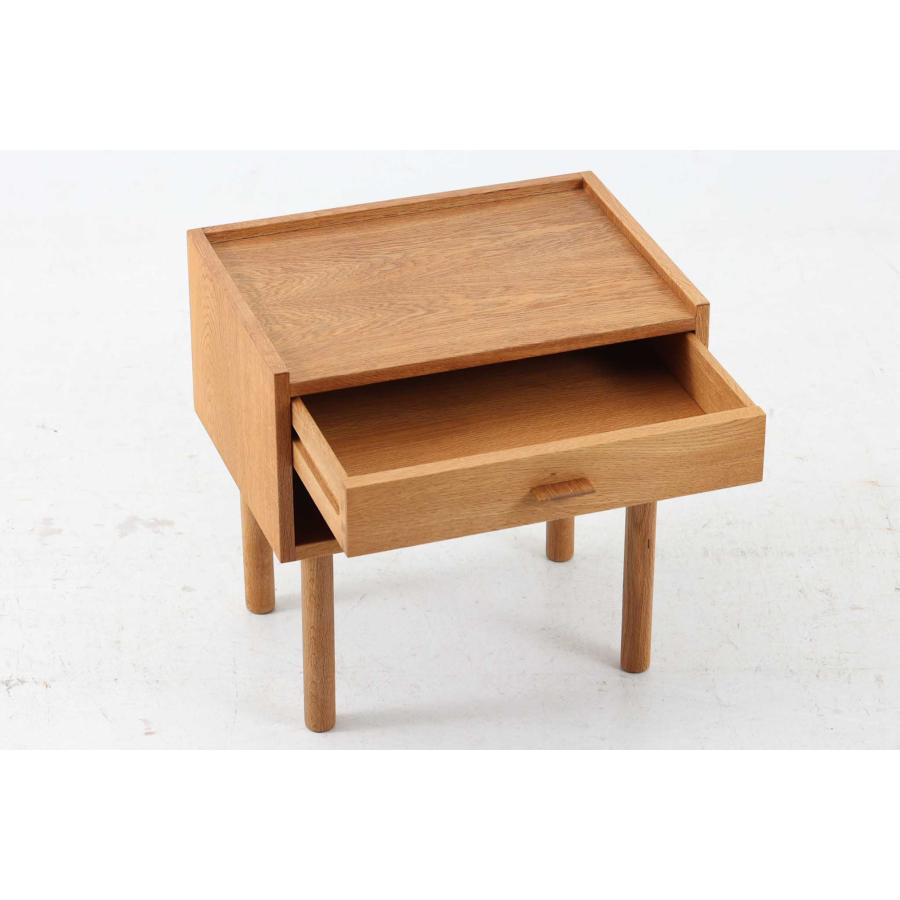 Hans J.Wegner(ハンス・J・ウェグナー) ベッドサイドテーブル オーク材
