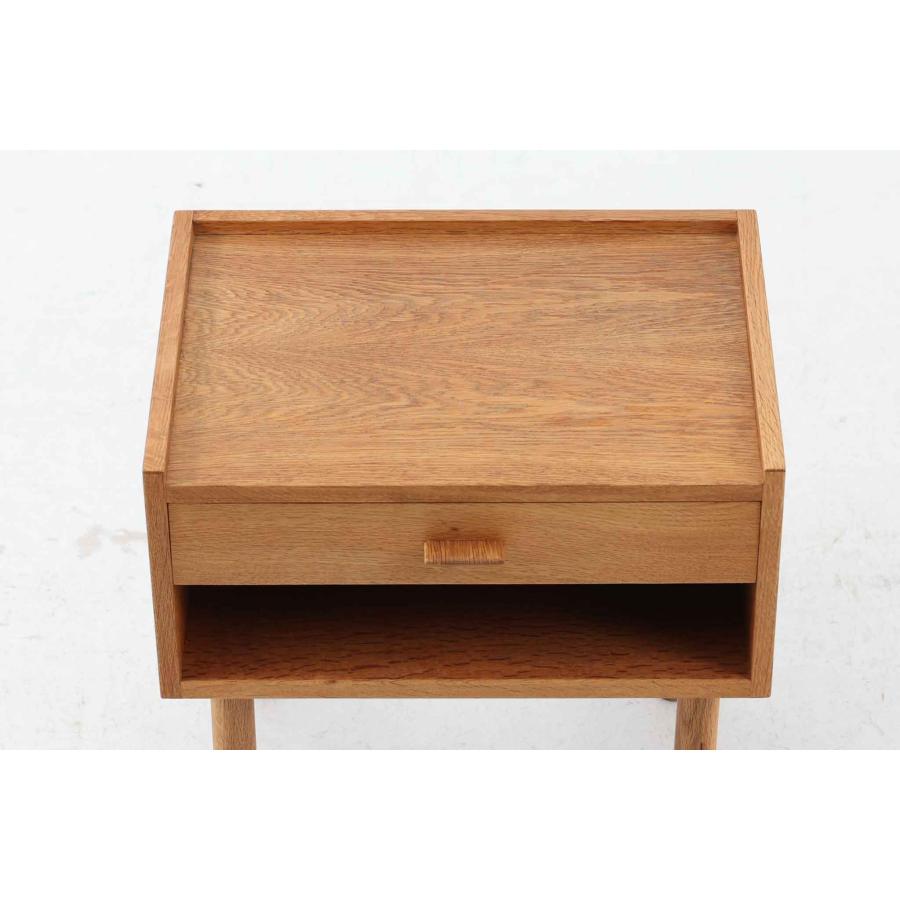 Hans J.Wegner(ハンス・J・ウェグナー) ベッドサイドテーブル オーク材