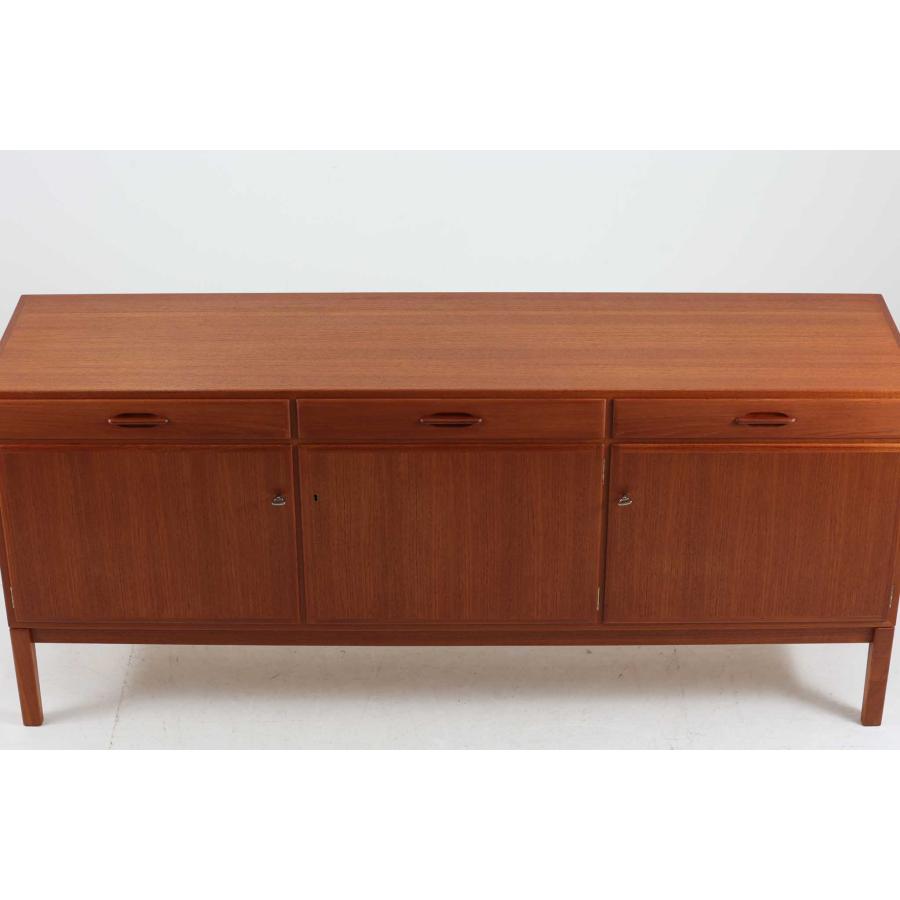 スウェーデン製 おしゃれなキッチンキャビネット/サイドボード チーク