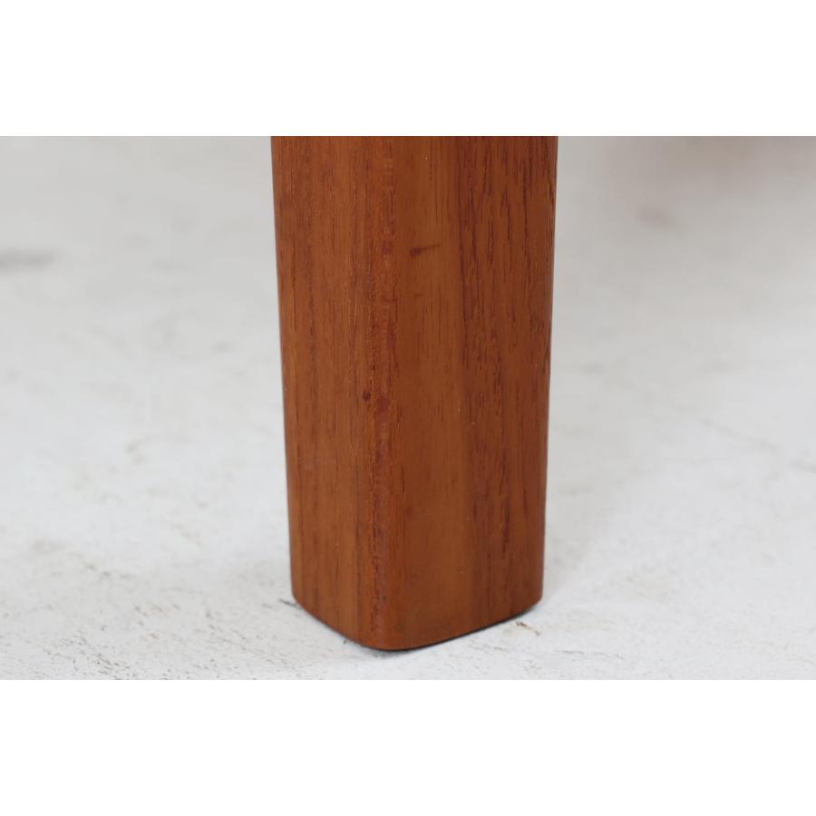 スウェーデン製　キャビネット/サイドボード　チーク材　北欧家具ビンテージ スウェーデン製 おしゃれなキッチンキャビネット/サイドボード チーク