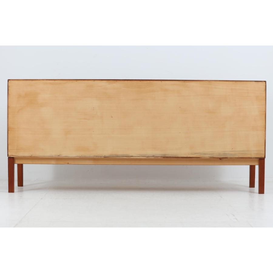 スウェーデン製 おしゃれなキッチンキャビネット/サイドボード チーク