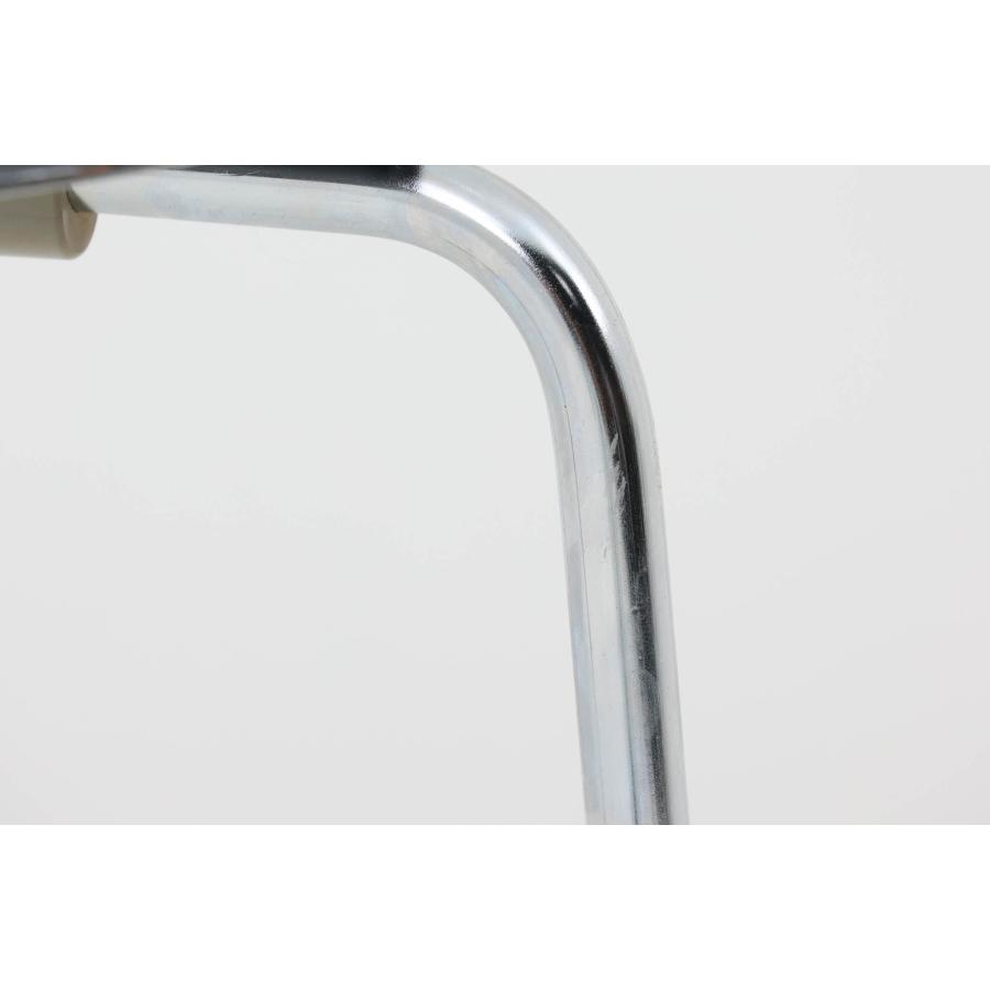 ドットスツール 3本脚 Fritz Hansen(フリッツ ハンセン)社 北欧家具