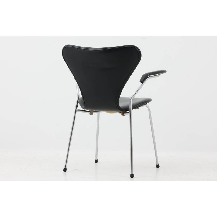 Fritz Hansen(フリッツ・ハンセン) セブンチェア アーム付き 革張り