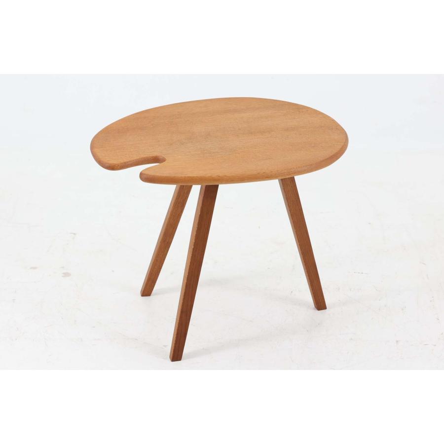 お洒落なデザインのサイドテーブル 3本脚 オーク無垢材 北欧家具