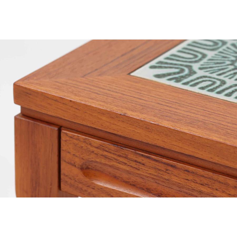 タイルトップサイドテーブル チーク材 北欧家具ビンテージ : CHLOROS