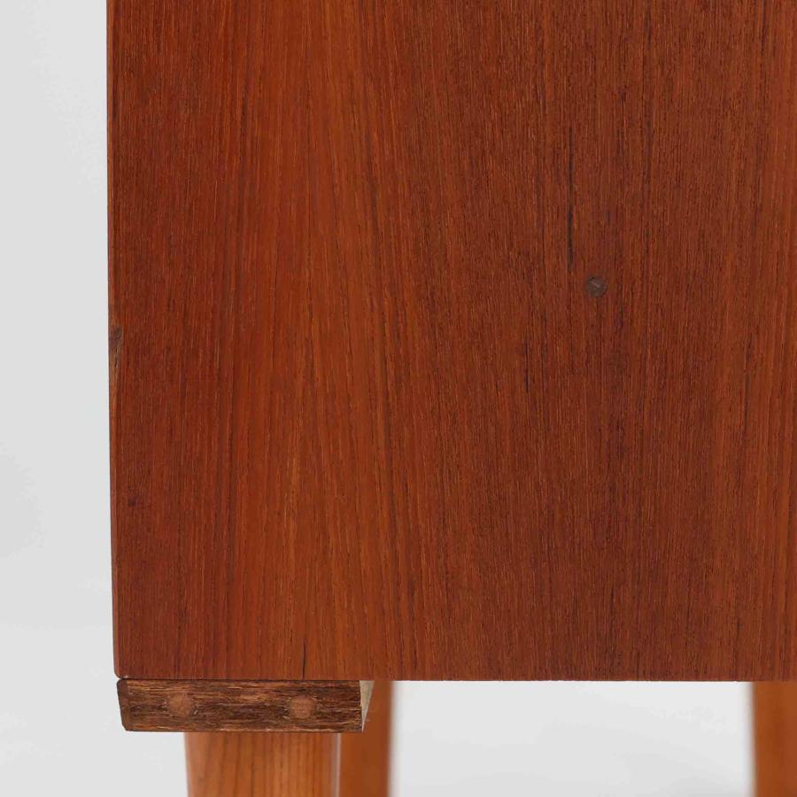 Hjornebo Mobelfabrik ブックシェルフ チーク 幅86cm ヒョルネボ・モーベルファブリックの画像