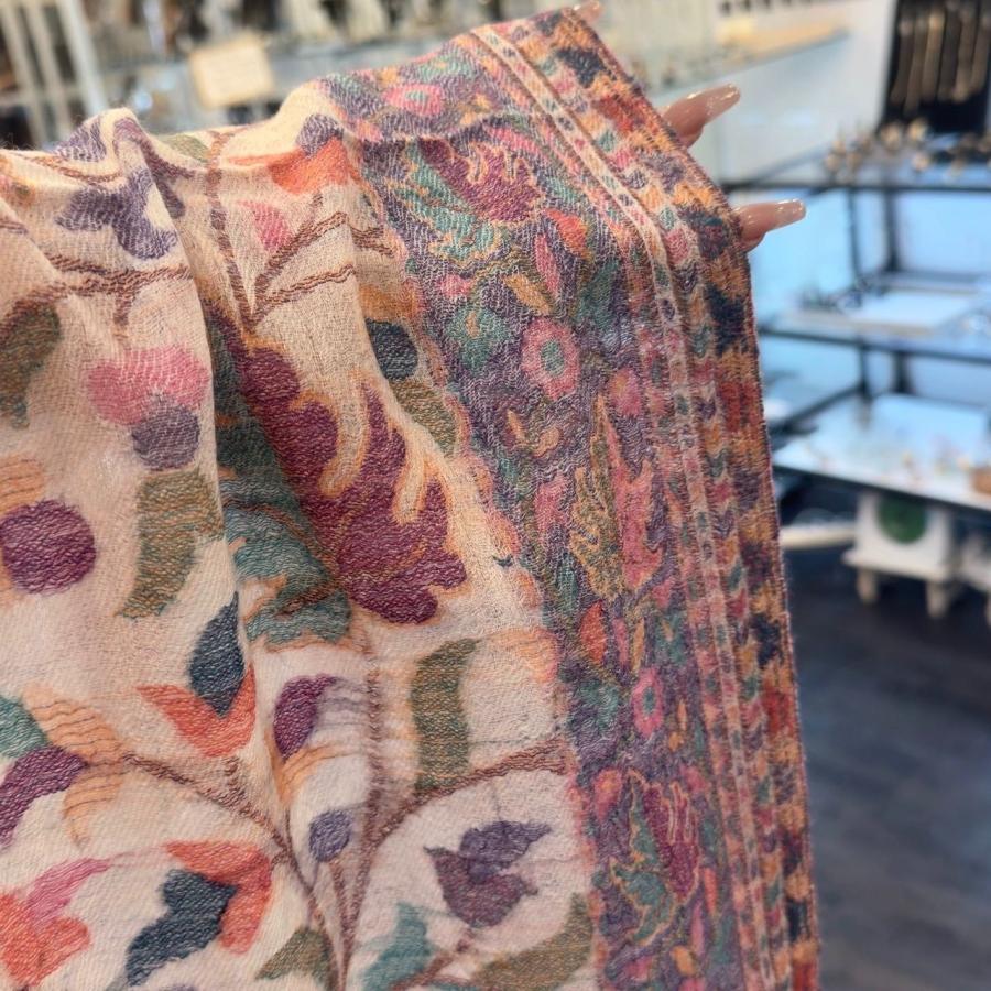 パシュミナショール ジャガード織 花柄 ストール ナチュラルカラー ベージュ系 カシミヤ混 大判 一点物 カシミール 伝統工芸 高級 王族愛用品 インド製の画像