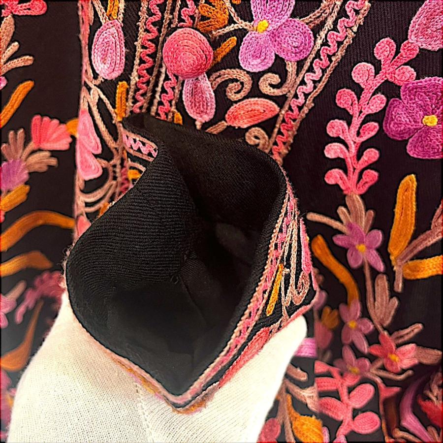 ブラウス カシミール 花柄 シルク刺繍 ジャケット 9号 10号 12号 13号 Mサイズ Lサイズ ブラック ピンク 一点物 ハンドメイド 保温性 花柄 カシミヤ カシミールの画像