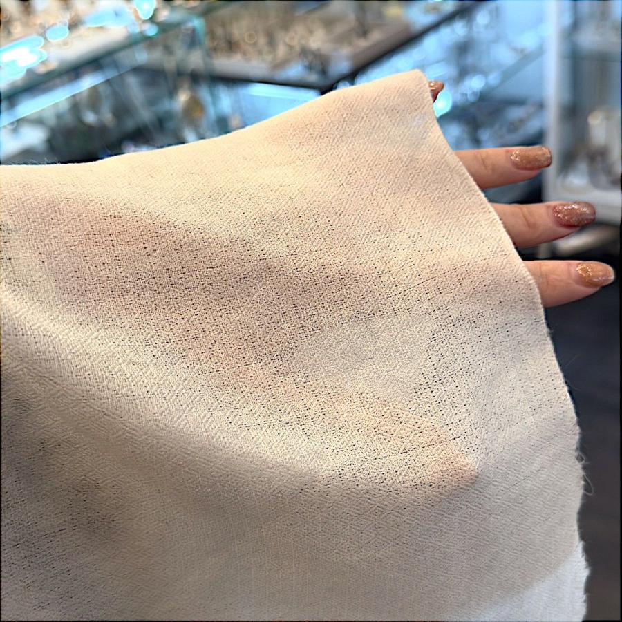 ショール ストール シルク 大判 ホワイト 白 アイボリー カーキ パシュミナ 刺繍 一点物 ハンドメイド インド刺繍 花柄 カシミヤ カシミール 和装 伝統工芸の画像
