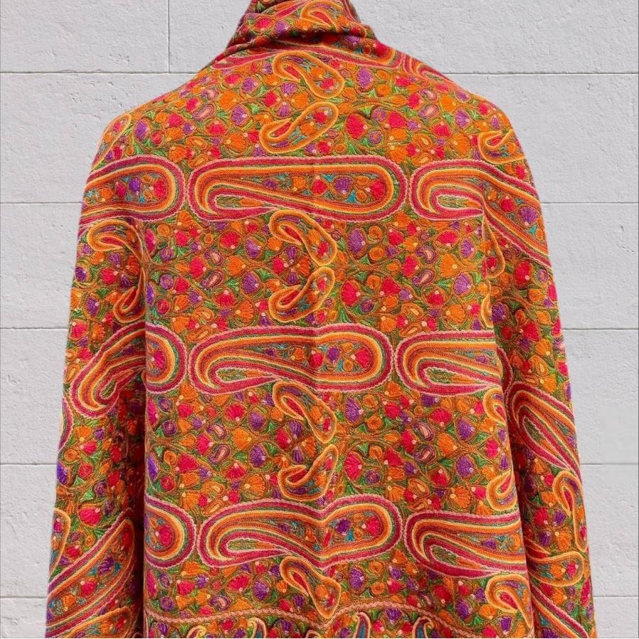 カシミール ショール 刺繍 メリノウール 手刺繍 シルク糸使用 ストール ペイズリー総柄 マスタードカラー インド製 一点物 伝統工芸 レディース 上品 高級感の画像