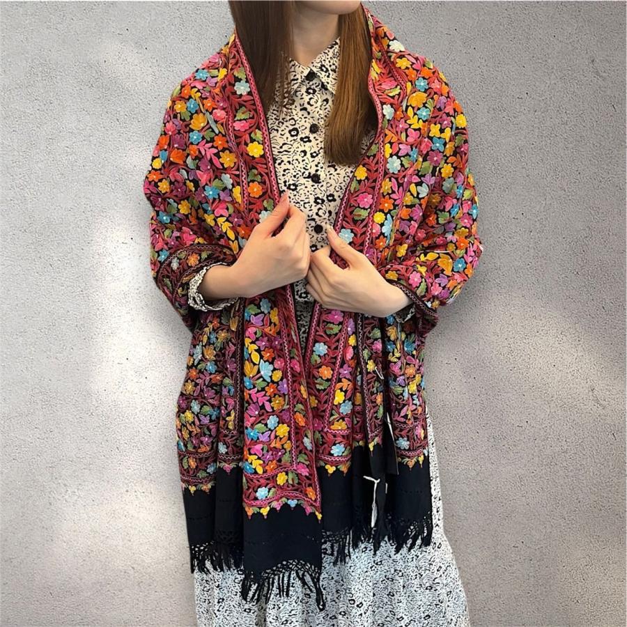 ショール 大判 シルク刺繍 メリノウール カシミール タペストリー スカーフ 手作り ハンドメイド 一点もの カラフル刺繍 インド伝統工芸 ナチュラルインテリアの画像