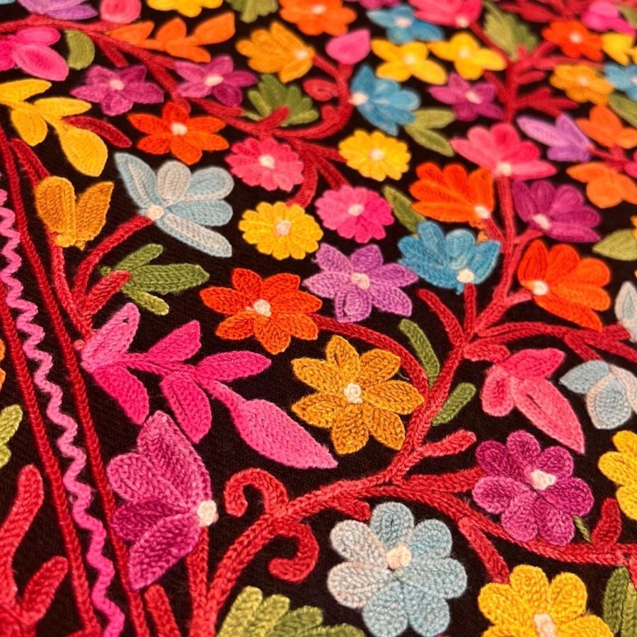 ショール 大判 シルク刺繍 メリノウール カシミール タペストリー スカーフ 手作り ハンドメイド 一点もの カラフル刺繍 インド伝統工芸 ナチュラルインテリアの画像