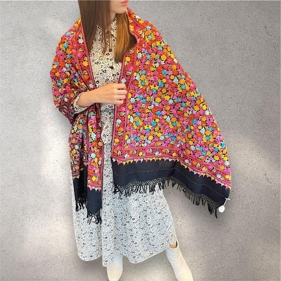 ショール 大判 シルク刺繍 メリノウール カシミール タペストリー スカーフ 手作り ハンドメイド 一点もの カラフル刺繍 インド伝統工芸 ナチュラルインテリアの画像