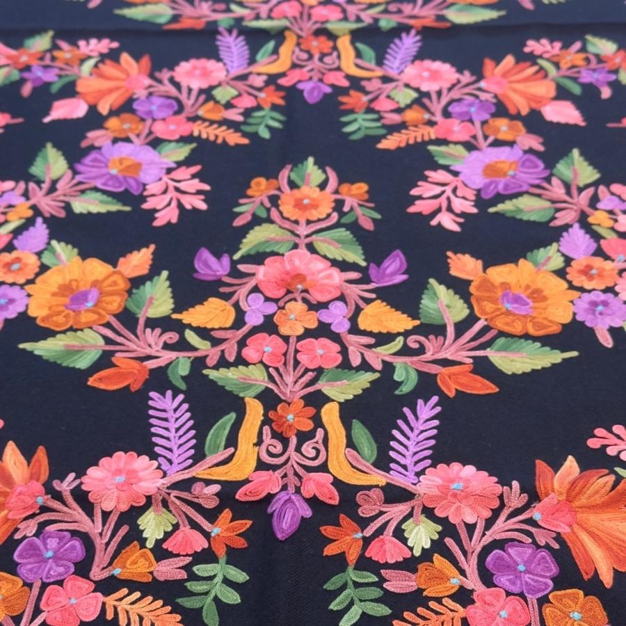 メリノウール シルク刺繍 手織り ショール ストール ボタニカル刺繍 ブラック 漆黒 ブルー ピンク オレンジ イエロー パープル 花柄 植物柄大判 アジアンの画像