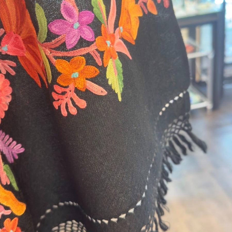 メリノウール シルク刺繍 手織り ショール ストール ボタニカル刺繍 ブラック 漆黒 ブルー ピンク オレンジ イエロー パープル 花柄 植物柄大判 アジアンの画像