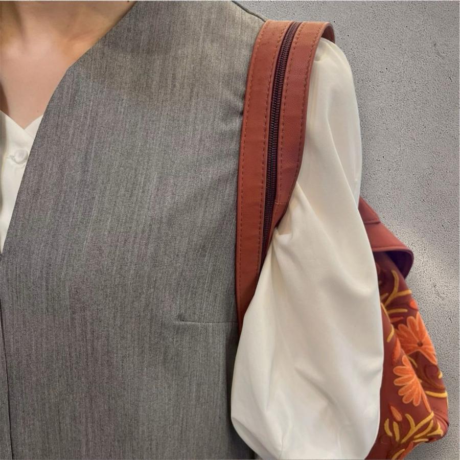 リュックサック 牛皮 シルク刺繍 花柄 バッグパック ショルダーバッグ 巾着 カシミールバッグ フラワーモチーフ ボタニカル刺繍 アジアンテイスト_6