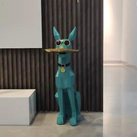トレイを咥えた ドーベルマン 装飾 オブジェ 置物 犬 かわいい 雑貨