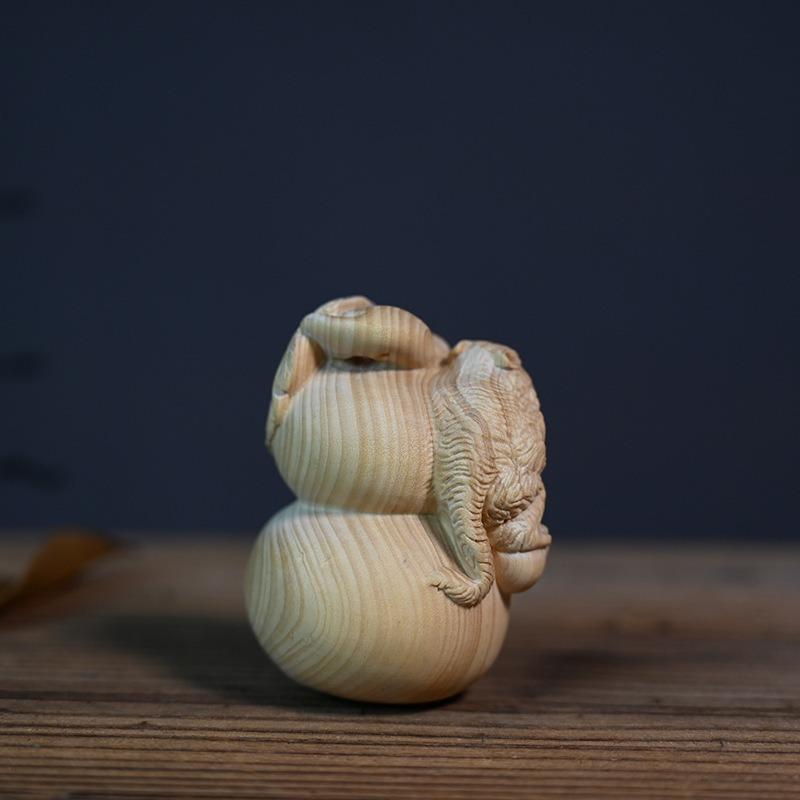 サル 猿 瓢箪 ひょうたん 置物 オブジェ 縁起物 木彫 木製 幸運 長寿