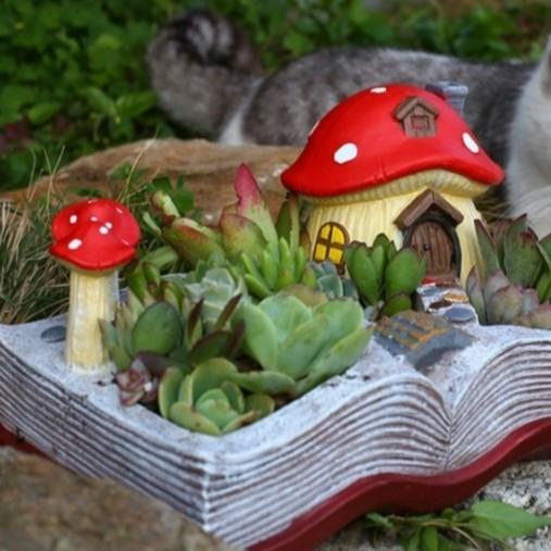 プランター 本 キノコの家 ソーラーライト 樹脂 太陽光 鉢植え 植木鉢