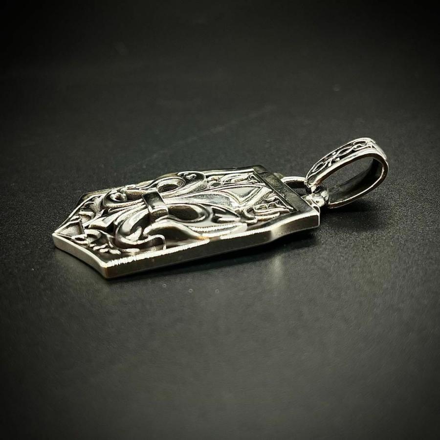 フレアリス 紋章 シルバー925 ペンダントトップ 重厚 ユリ 百合 925刻印 シルバー silver チャーム ネックレストップ スターリングシルバー BUBOON 銀の画像