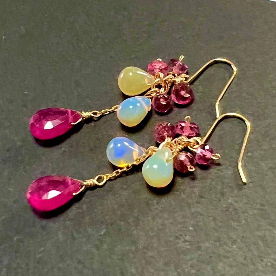 Rtav】特価 K18 AAA ガーネット ＆ オパール フックピアス Rtav】特価