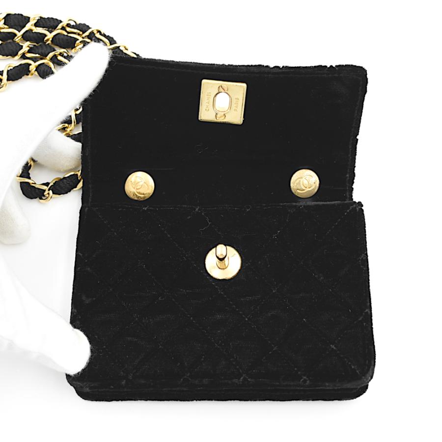 CHANEL ミニマトラッセ ショルダーバッグ CHANEL ミニマトラッセ黒 レザー ショルダーバッグ