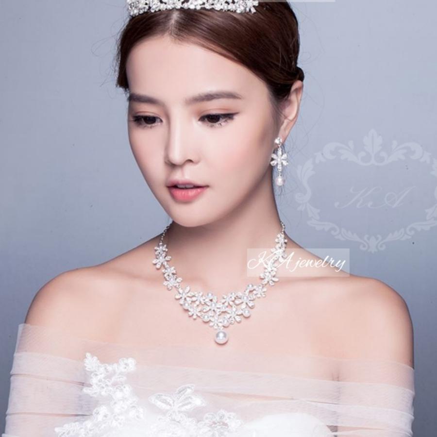 5%OFF】 ウェディングネックレス ピアス2点セット 結婚式 パールネックレス KimBerley ウェディング ティアラ ネックレス ピアス 3点 セット ブライダル 結婚式 花嫁 ニ次会 アクセサリー ジュエリー ラ