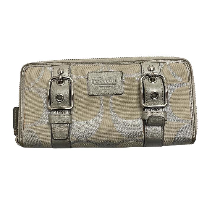 COACH（コーチ） シグネチャー ラウンドファスナー長財布 ホワイト