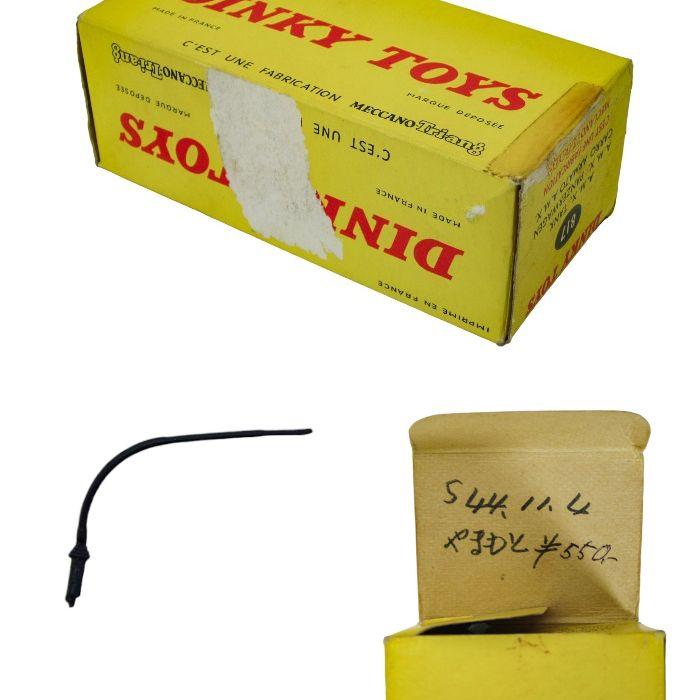 DINKY TOYS 817 A.M.X. TANK PANZERWAGEN CARRO ARMATO A.M.X DINKY TOYS 817 A.M.X. TANK PANZERWAGEN CARRO ARMATO A.M.X