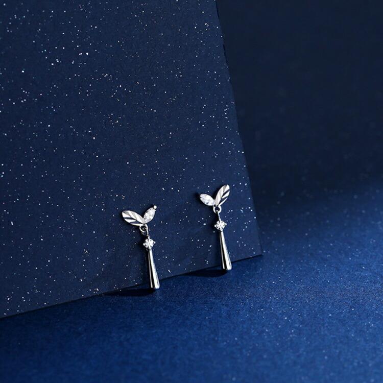 揺れるシルバーリーフピアス シルバー925 ピアス かわいい 金属アレルギー対応 リーフ 葉っぱ 双葉 二葉 新緑 新芽 レディース 女性 シンプル |  | 01
