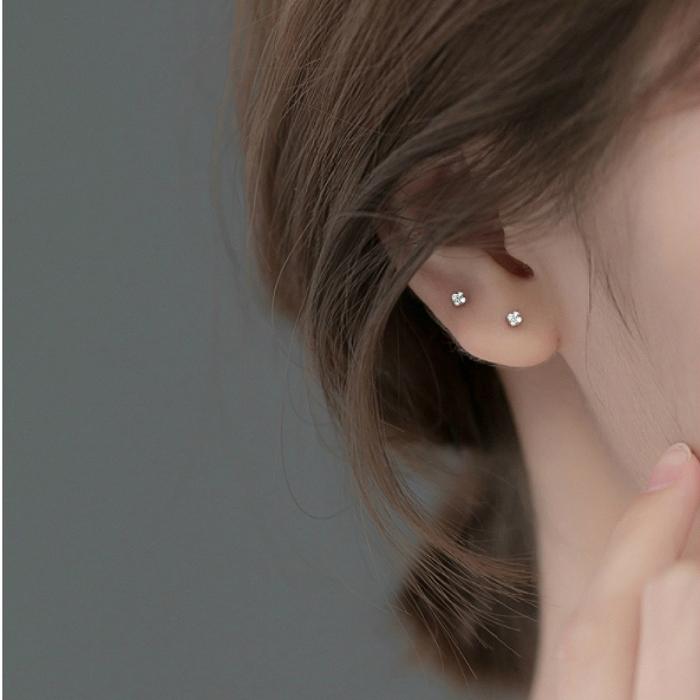 極小 ピアス 2mm Silver925 小さい ストーン クリアストーン 仕事用 シンプル お仕事 つけっぱなしピアス シルバー 925 軽い つけっぱなし B 0101 アクセサリー 輸入雑貨 Rys 通販 Yahoo ショッピング