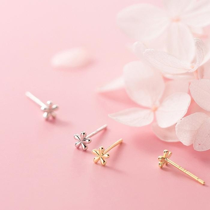 フラワーピアス 花 ピアス シルバー ゴールド Silver925 925 両耳 2ピース シンプル フラワー シンプルピアス つけっぱなし アレルギー お花 お花のピアス B 0114 アクセサリー 輸入雑貨 Rys 通販 Yahoo ショッピング