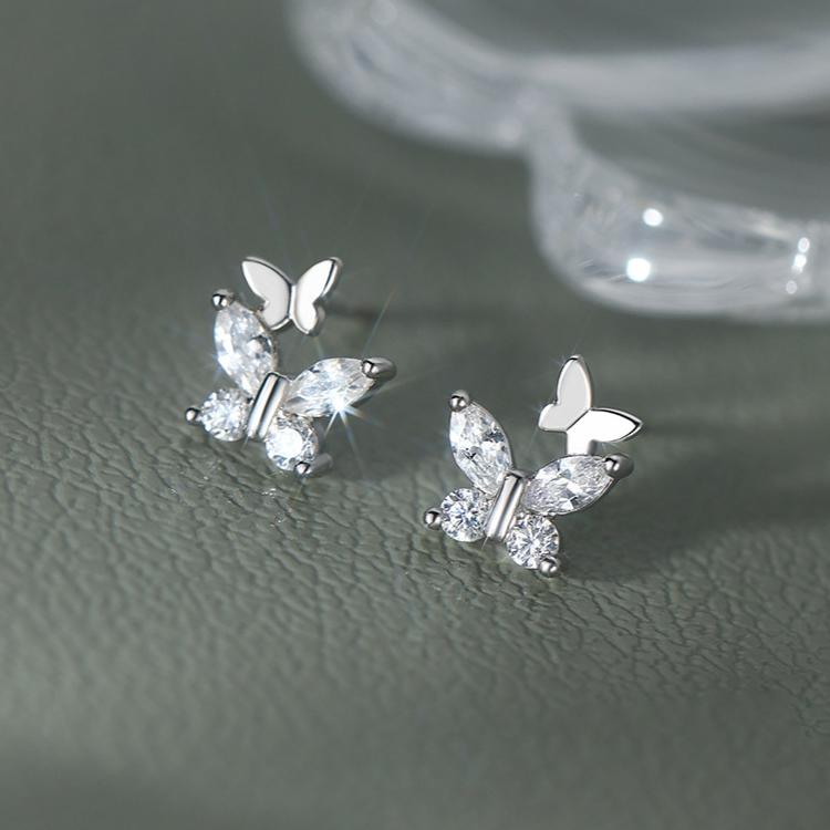 二匹の蝶が舞うキュービックジルコニアピアス ちょうちょう ピアス